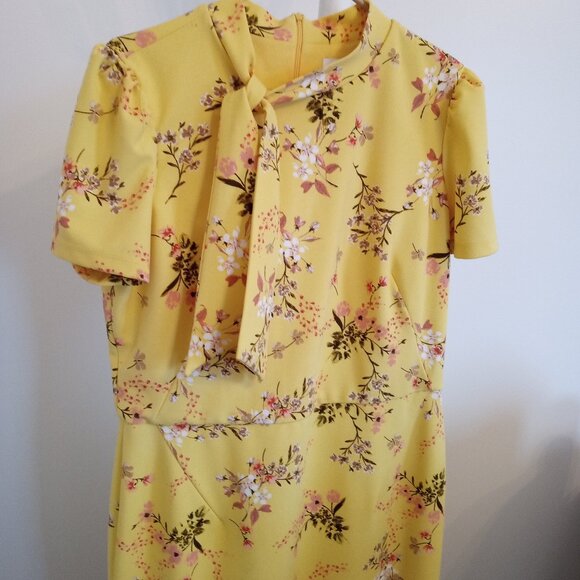Liz Claiborne Yellow Floral Pencil Dress - Picture 2 of 10